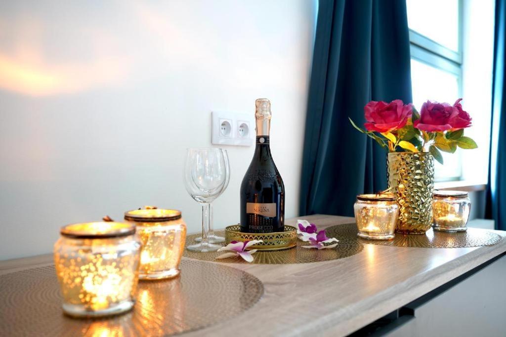 Relax Jacuzzi Apartment คราคูฟ ภายนอก รูปภาพ